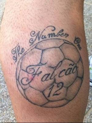 Il tatuaggio di Ricardinho dedicato a Falcao