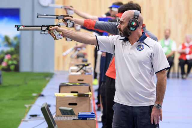 Tiro a segno, Coppa del Mondo Nuova Delhi 2021: Javad Foroughi vince nella  pistola 10 metri – OA Sport