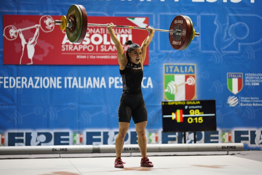 Sollevamento pesi, Giulia Imperio è troppo forte! Campionessa d’Europa nella  49 kg, l’azzurra si consacra!