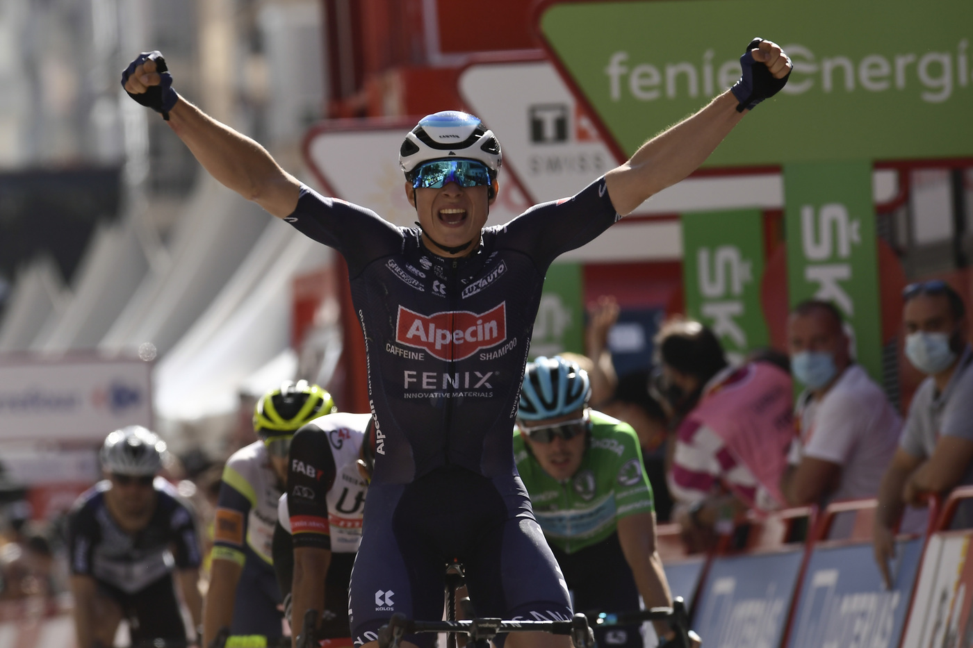 Vuelta a España 2021: Jasper Philipsen trionfa in volata, terzo Alberto Dainese. Kenny Elissonde Maglia Rossa - Vimarsana News