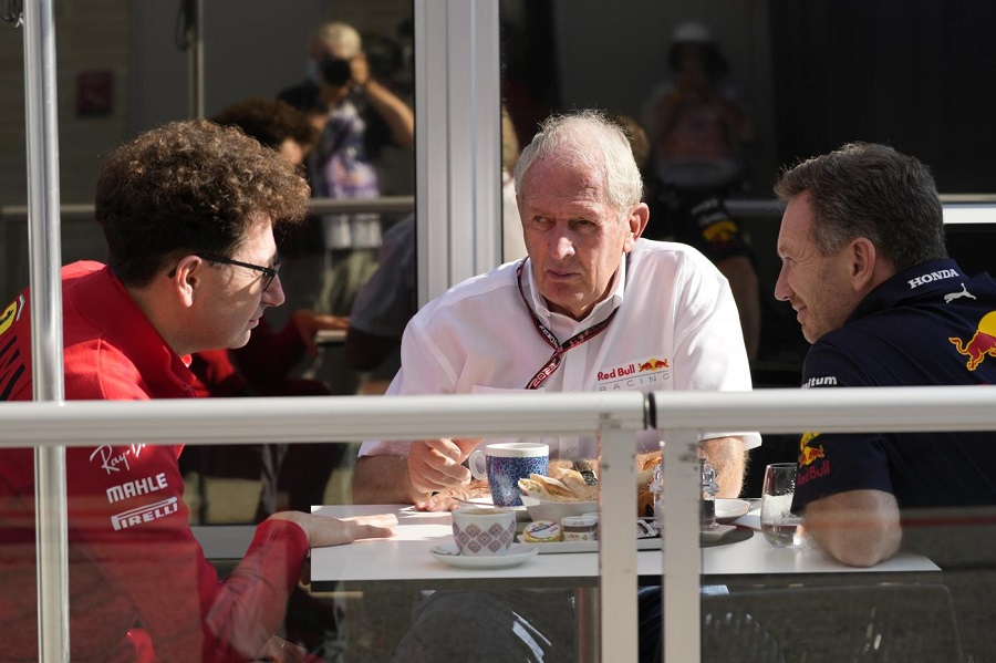 F1, Helmut Marko scatenato: “Leclerc doveva essere penalizzato per aver mancato la pesa”. La risposta della Ferrari lo contraddice