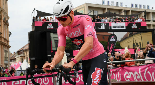 Giro d'Italia 2022, Mathieu van der Poel: “Fatto il possibile per Mareczko.  Contento di tenere la rosa anche sull'Etna” – OA Sport