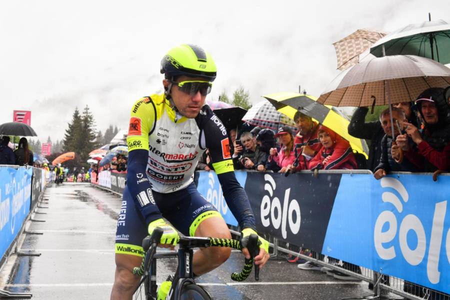 Giro d’Italia 2022, Domenico Pozzovivo dolorante per la caduta, va in crisi sul Menador. Ma la top10 è ancora alla portata