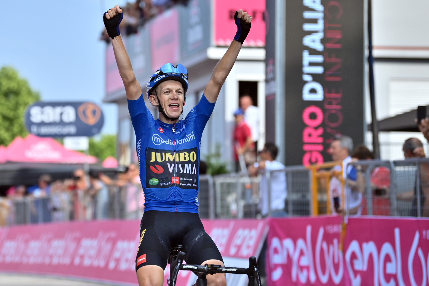 Giro d’Italia 2022, Koen Bouwman: “Ho voluto prendere la curva davanti, vittoria incredibile”