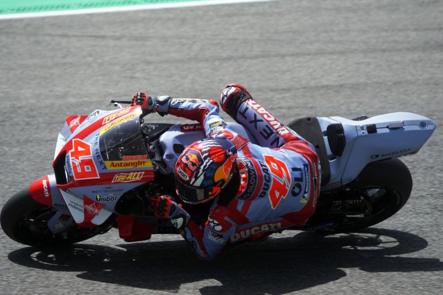 LIVE MotoGP, GP Italia 2022 in DIRETTA: caduta di Marquez e bandiera rossa in pista!