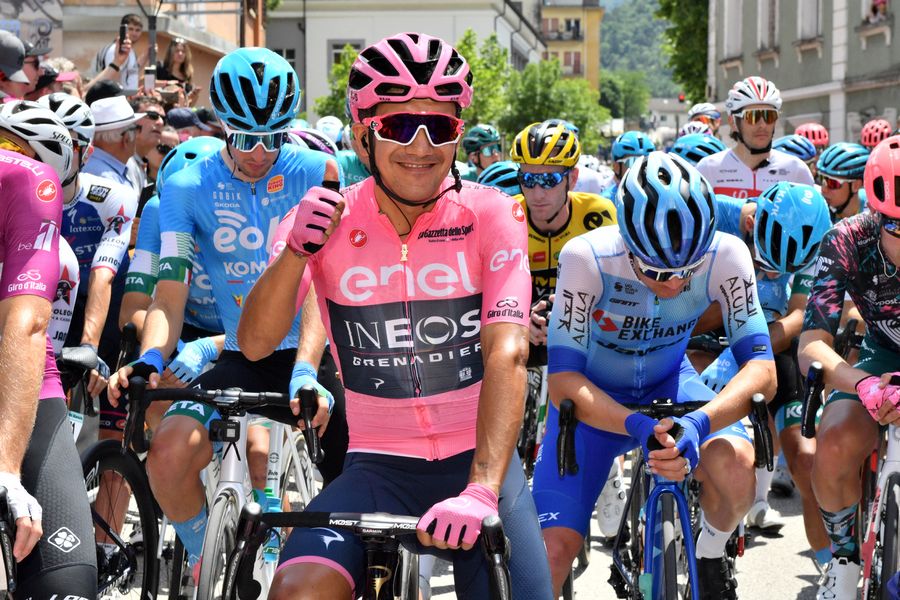 Classifica Giro d’Italia 2022, diciannovesima tappa: Carapaz in rosa, Hindley a 3”. Vincenzo Nibali 4°, Pozzovivo 8°