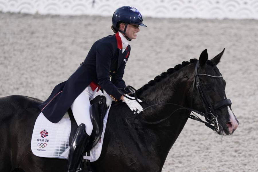 Equitazione, Mondiali dressage 2022: Charlotte Fry vince il Grand Prix Special, superata Dufour