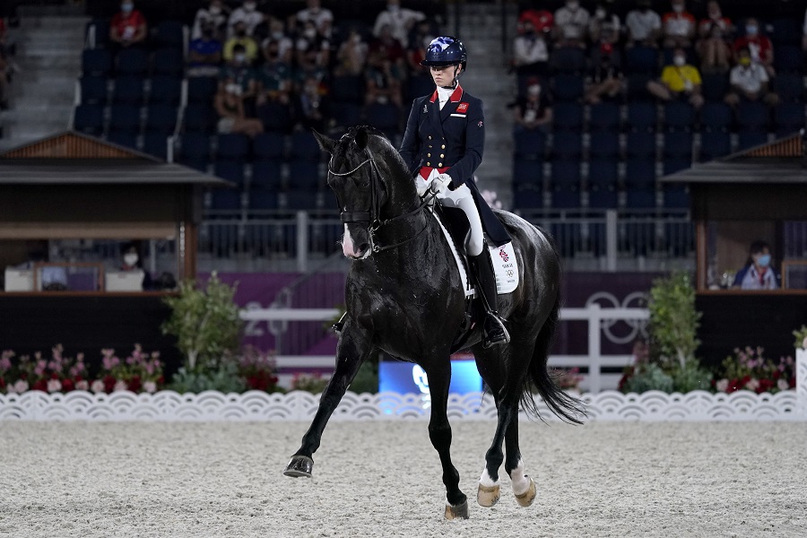 Equitazione, Mondiali 2022: Charlotte Fry conquista il titolo iridato nel dressage!