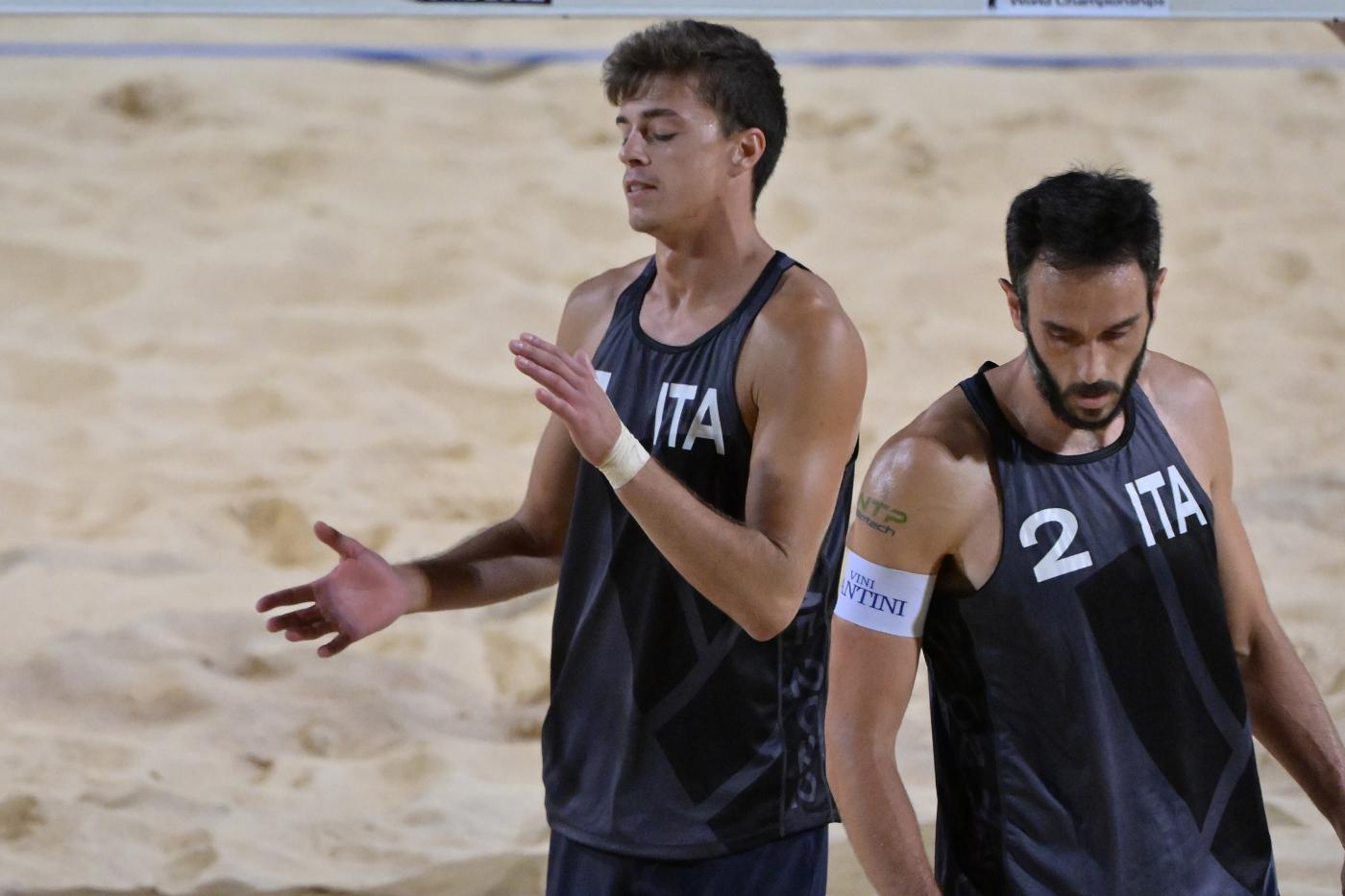 Beach volley, World Tour Finals: Nicolai/Cottafava vincono il derby e sfidano Mol/Sorum in semifinale