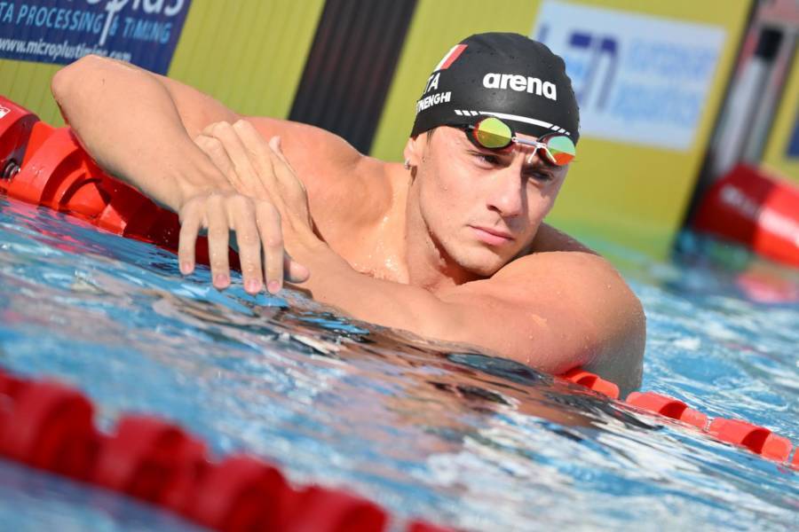 Mondiali di Nuoto 4×100 mista maschile gigante lotta e si prende il