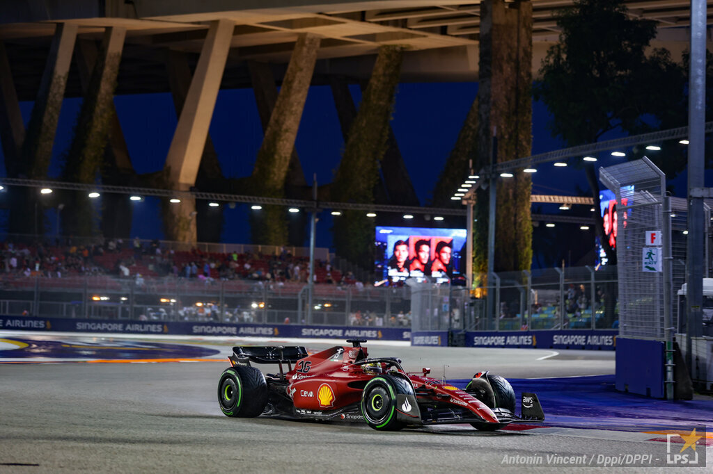 Ordine d’arrivo F1, GP Singapore 2022: Perez batte le Ferrari. Leclerc 2°, Sainz 3°. Verstappen 7°