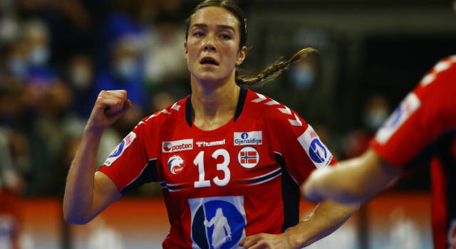 Kari Brattset / AP Photo/Joan Monfort