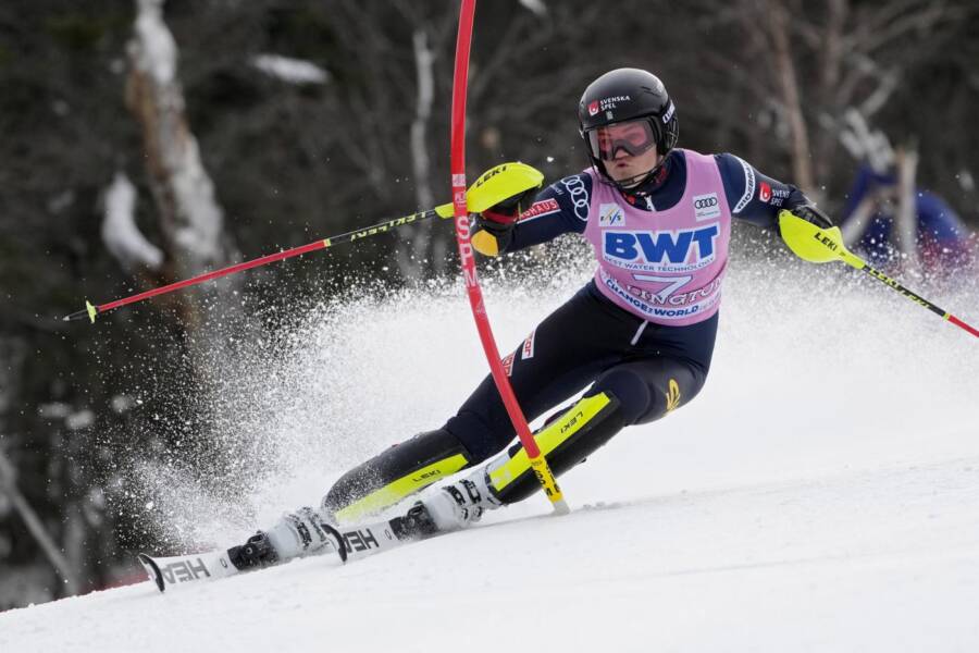 Sci alpino, Swenn Larsson: “Non so cosa dire, un sogno che si avvera”. Holdener: “Un sollievo vedere che ero davanti”