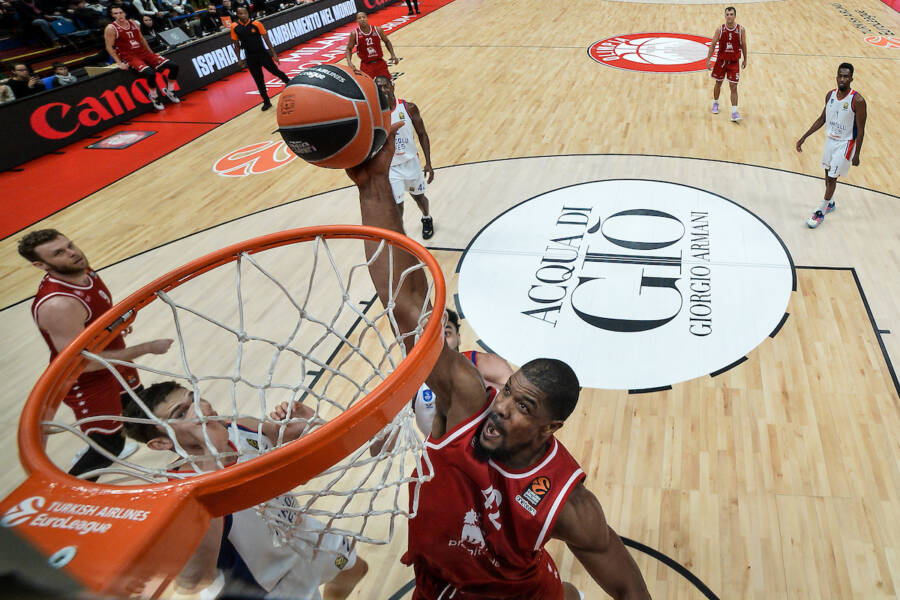 LIVE Baskonia Olimpia Milano, Eurolega basket in DIRETTA: dalla Spagna inizia la remuntada?