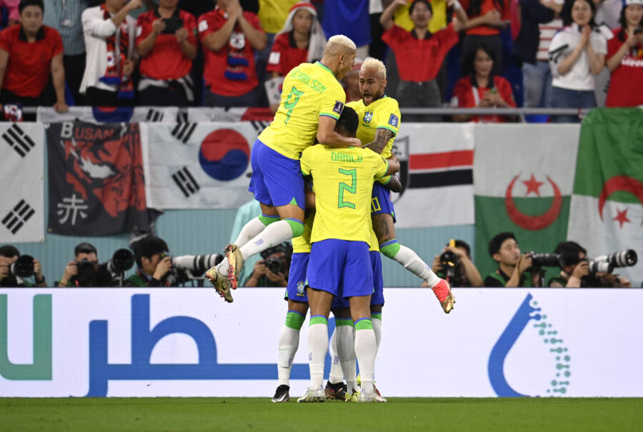 Calcio, lezione di calcio del Brasile alla Corea del Sud: 4 1 e accesso ai quarti dei Mondiali, dove affronterà la Croazia
