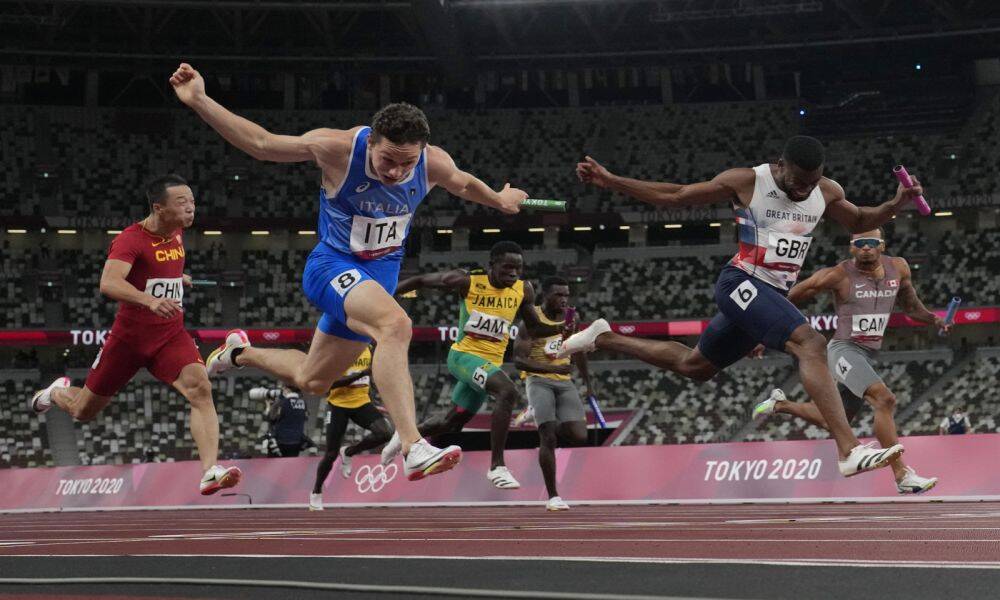 アスレチック、4×100 が世界選手権を追いかける：パリで 3 人のオリンピックチャンピオンがマーセル・ジェイコブスを観察