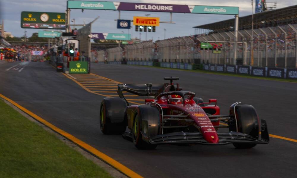 LIVE F1, GP Australia 2023 in DIRETTA: Alonso al comando davanti a Leclerc, la pioggia ferma tutto
