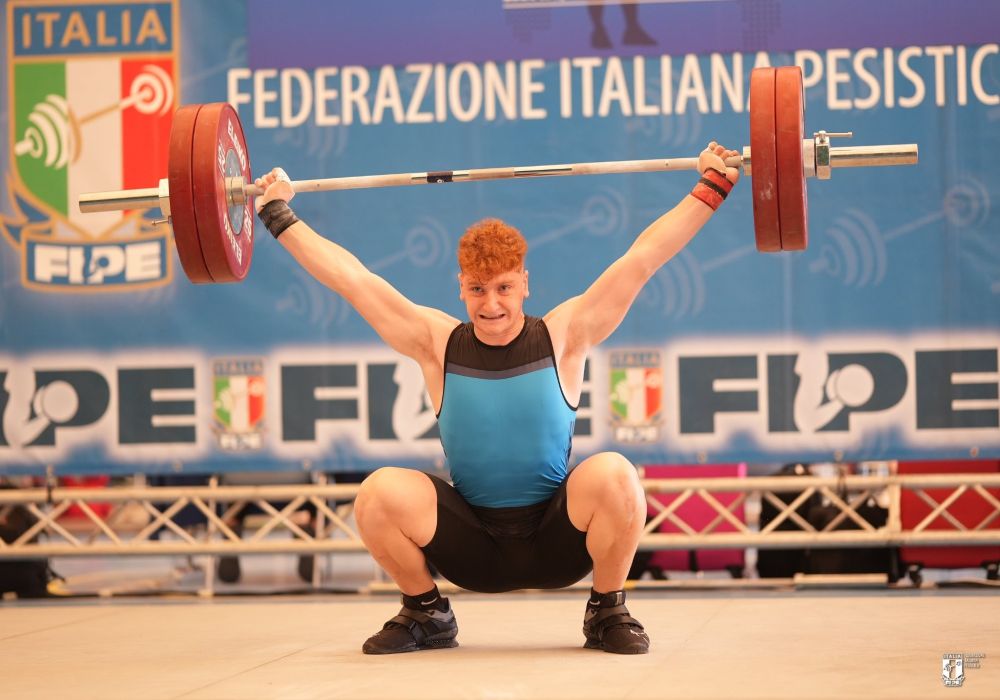 Sollevamento pesi, Abati bronzo di strappo agli Europei Junior. Dal Bò firma tre record italiani Sollevamento pesi, Abati bronzo di strappo agli Europei Junior. Dal Bò firma tre record italiani