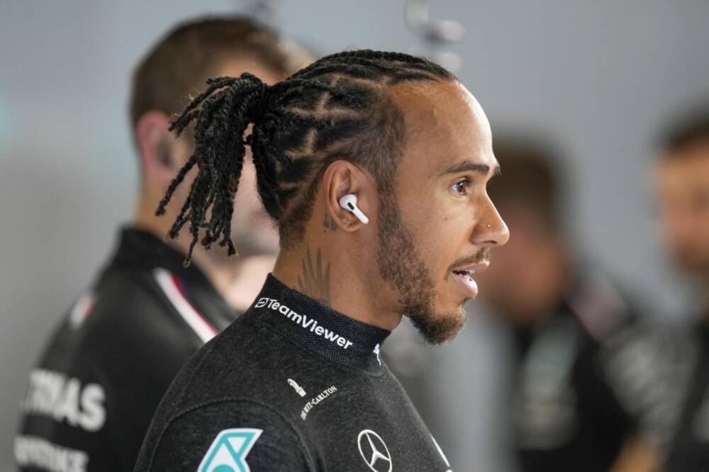 F1, Lewis Hamilton: “Oggi come guidare sul ghiaccio, contento per Ocon”