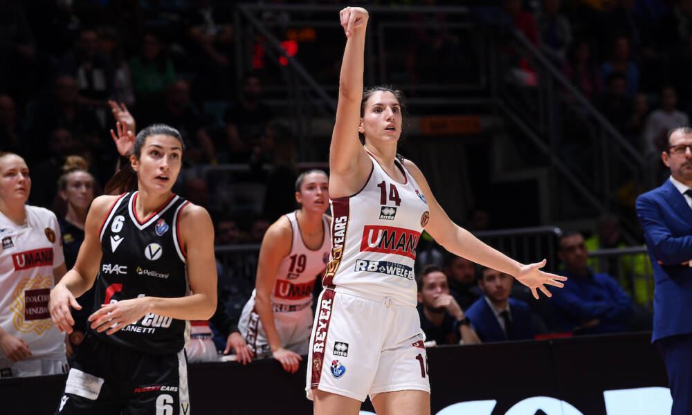 Basket femminile, Coppa Italia 2023: la Reyer Venezia sconfigge la Virtus Bologna in rimonta e raggiunge Schio in finale