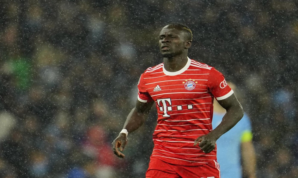 Fußball, Bayern München suspendiert Sadio Mane nach Schlägerei mit Leroy Sane