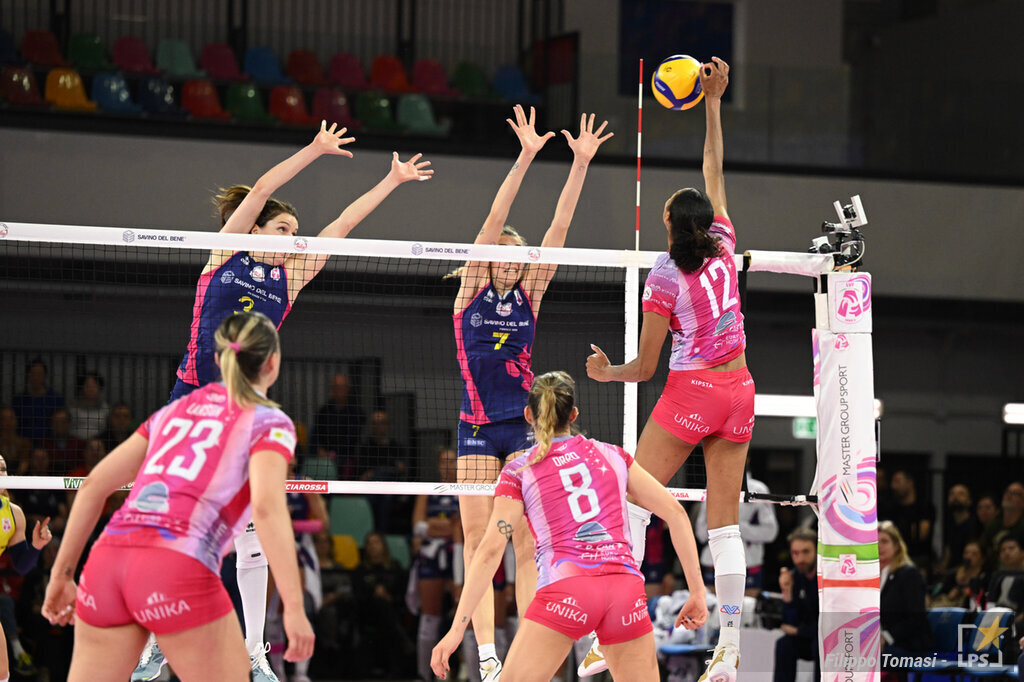 Jordan Thompson Vero Volley