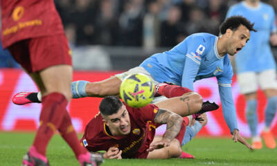 Anderson e Mancini nel derby Lazio-Roma