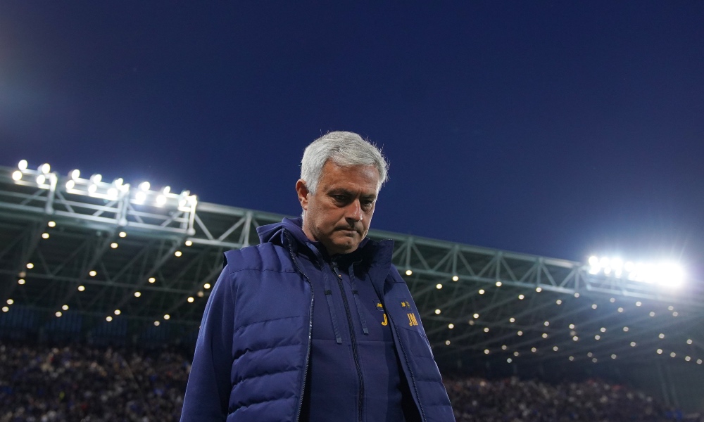 Roma, Mourinho: “Muito satisfeito, mas triste com o resultado. Se for necessário, jogarei o próximo jogo”