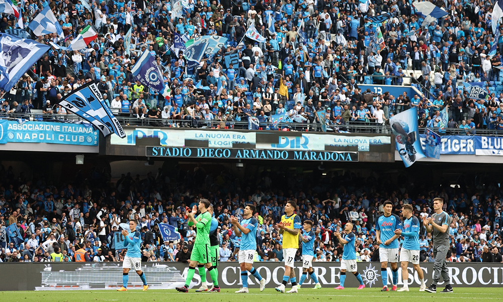 Napoli sotto la curva al MAradona