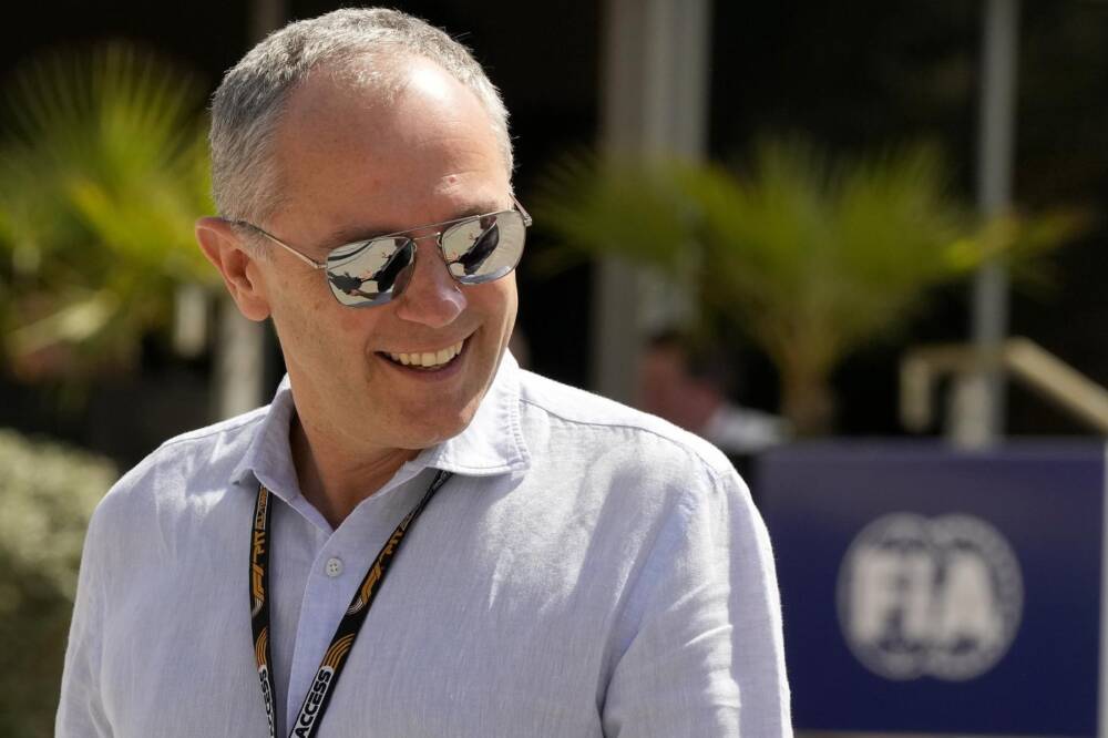 F1, Stefano Domenicali scommette su Hamilton in Ferrari: “E’ un Ironman”