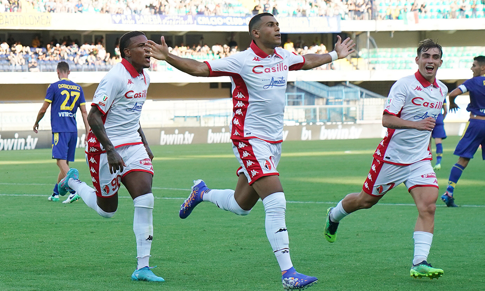 Walid Cheddira del Bari