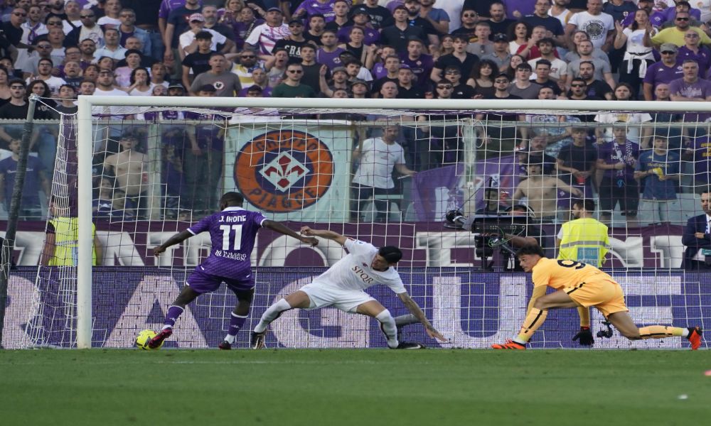 Jonathan Ikoné in gol contro la Roma (@ LaPresse)