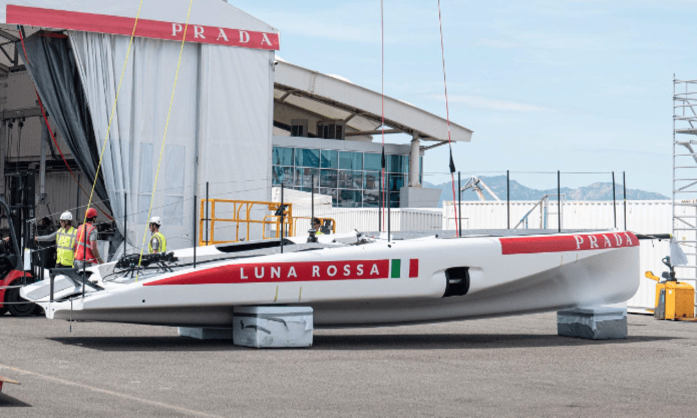 Luna Rossa AC40