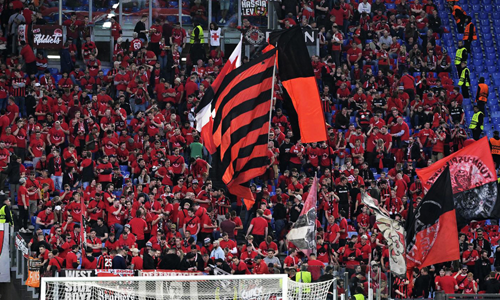 la curva dei tifosi del Bayer Leverkusen