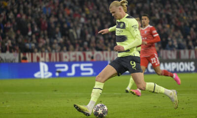 Erling Haaland in azione durante la Champions Legaue 2022-23