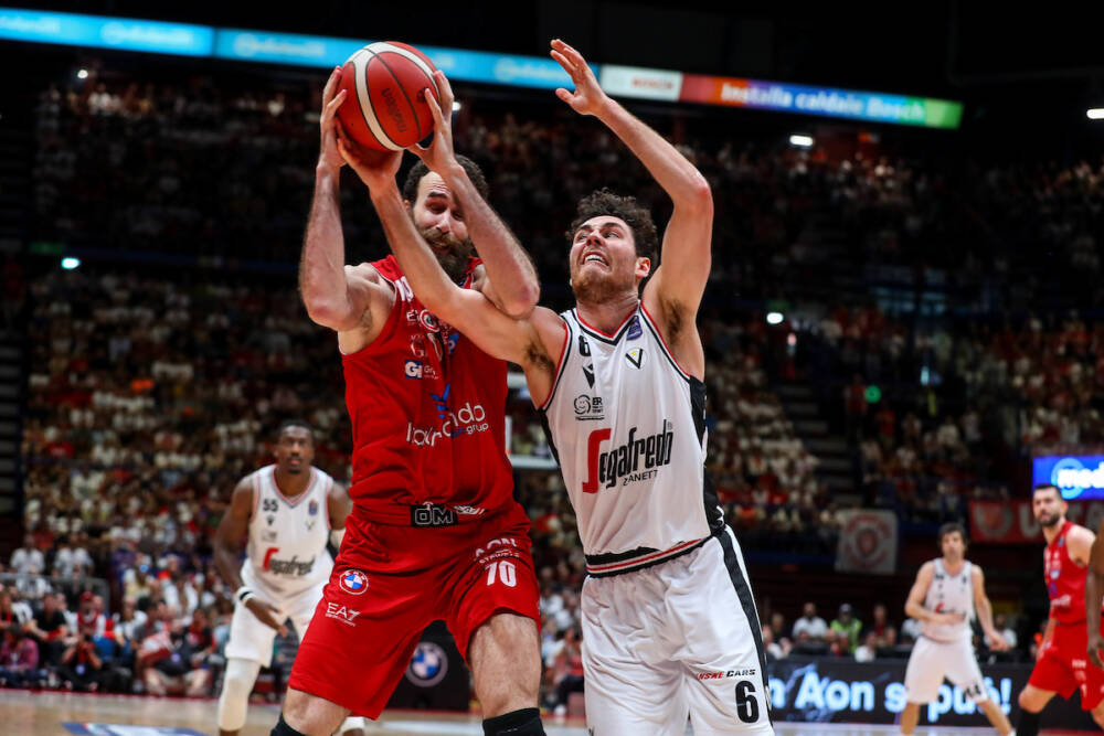 Virtus BolognaOlimpia Milano finale gara 3 l’EA7 avanti 20 la