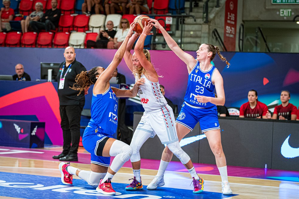 Jasmine Keys, Julie Allemand, Laura Spreafico