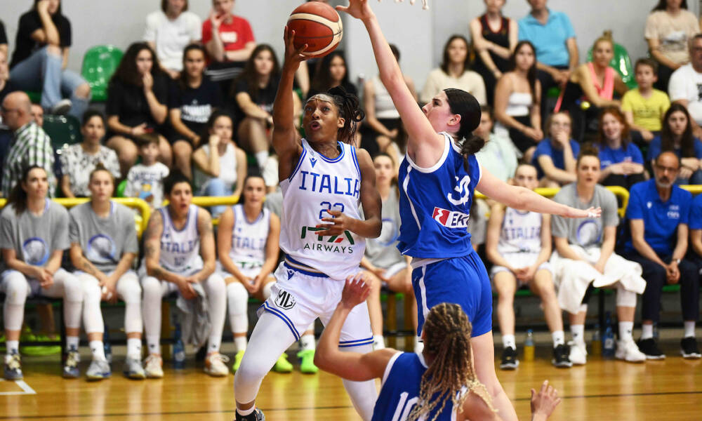 Γυναικείο μπάσκετ: Η Ιταλία κερδίζει την Ελλάδα σε φιλικό αγώνα στην Αθήνα.  Απόλυτος πρωταγωνιστής του Όλμπις Αντρέ με 27 πόντους