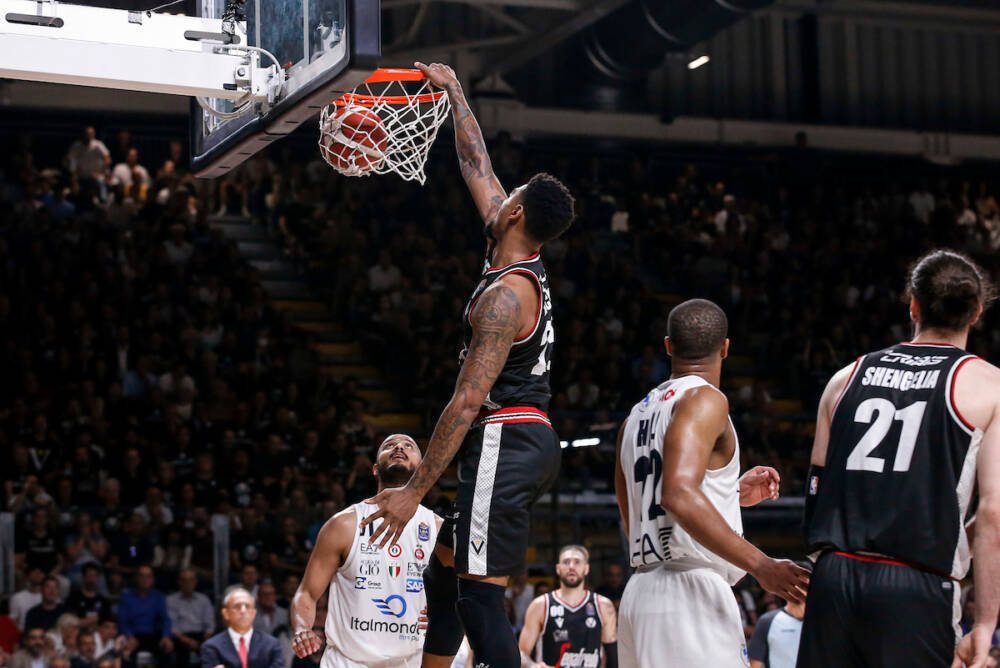 Basket Serie A, Olimpia Milano - Virtus Bologna 79-76: rivedi la partita