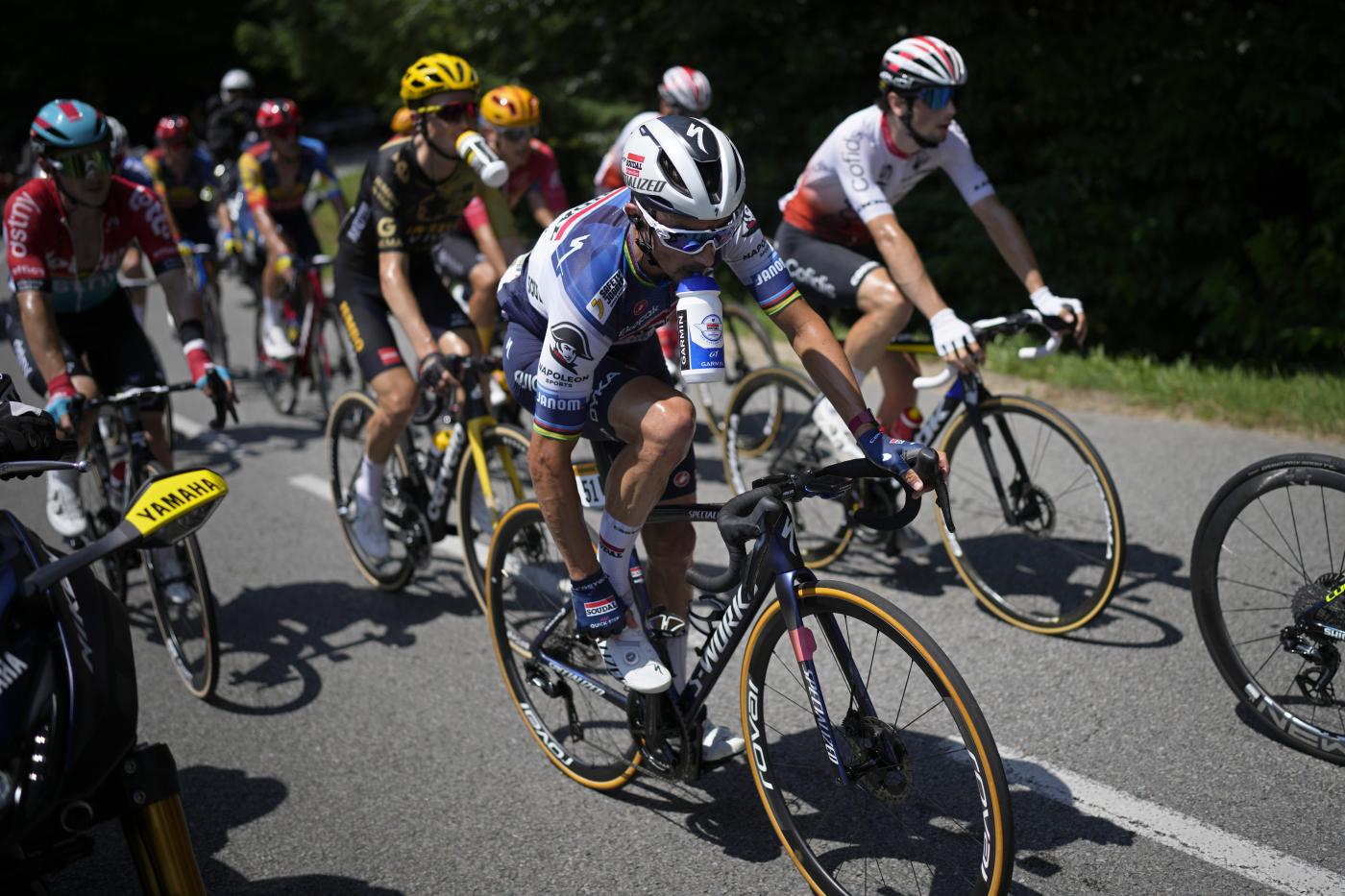 LIVE Giro di Romandia 2024, tappa di oggi in DIRETTA: Dorian Godon si impone in volata! Secondo Andrea Vendrame
