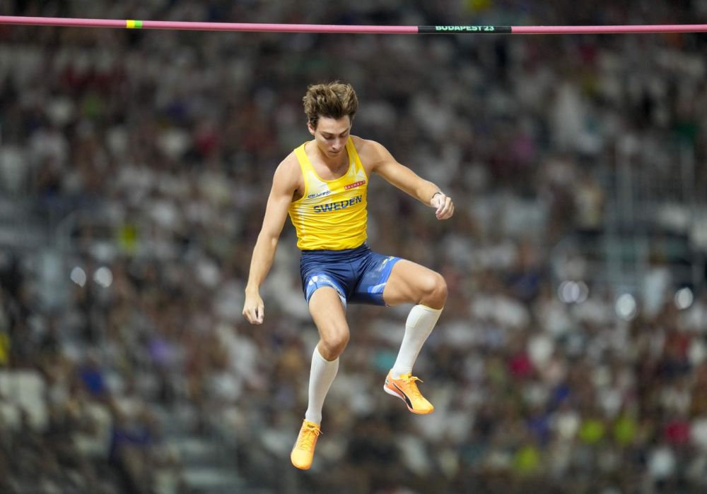 VIDEO Armand Duplantis record del mondo: volo memorabile nel salto con l’asta