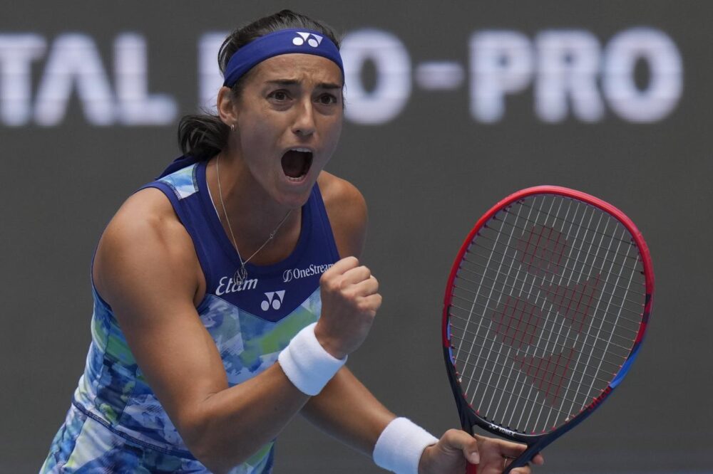 WTA Rouen, Caroline Garcia strapazza Schmiedlova, eliminate Burel e Gracheva