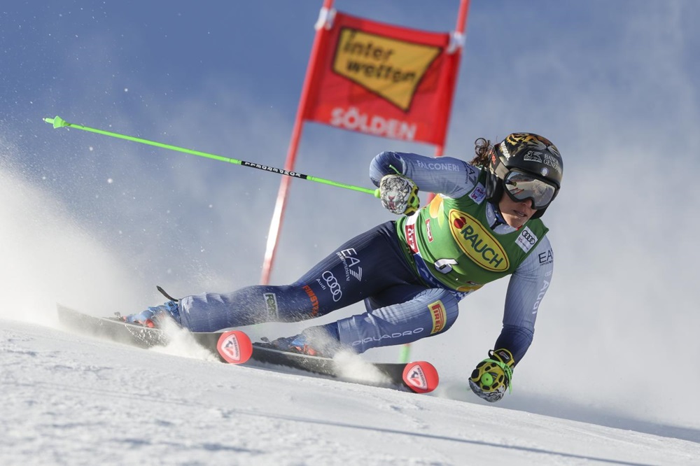 LIVE Sci alpino, Gigante femminile Tremblant 2023 in DIRETTA: Federica Bringone alla Tomba, rimonta vincente leggendaria!