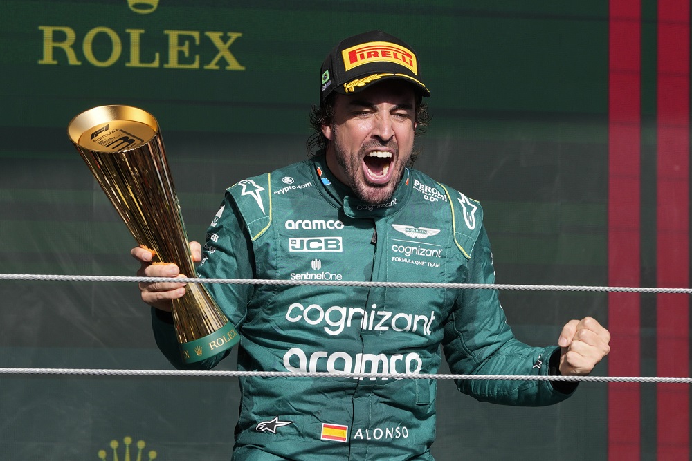 F1, l’indomito Alonso: sorpasso e controsorpasso su Perez, si prende il podio all’ultimo giro in Brasile!