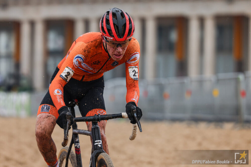 Ciclocross, Coppa del Mondo: prova di forza di Pim Ronhaar, battuti Sweeck ed Iserbyt