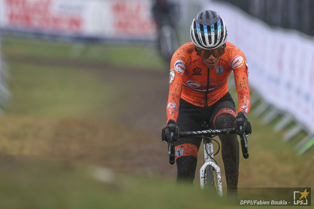 Ciclocross, Coppa del Mondo: Alvarado domina la prova di Namur, podio tutto olandese. Quarta Sara Casasola