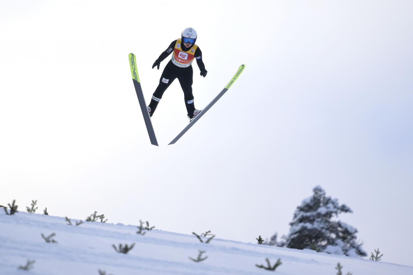 Combinata nordica: Gyda Westvold Hansen non fa il vuoto nel salto a Lillehammer. Fuori dalla top-15 Dejori e Gianmoena