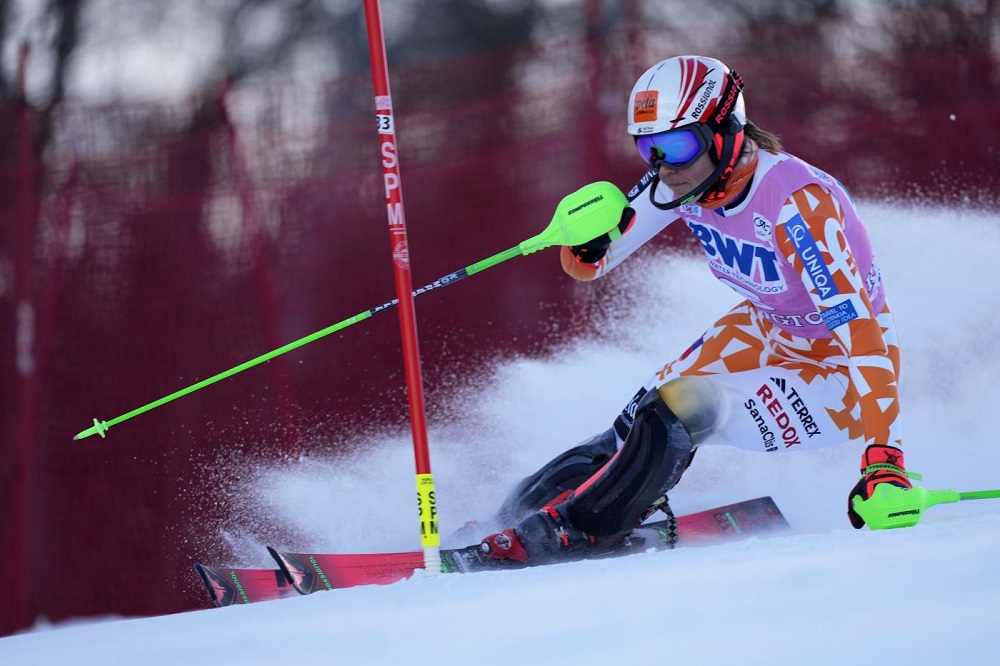 LIVE Sci alpino, Slalom Flachau 2024 in DIRETTA: Shiffrin trionfa in rimonta, l’Italia si rialza: Peterlini 13ma e Lorenzi 21ma