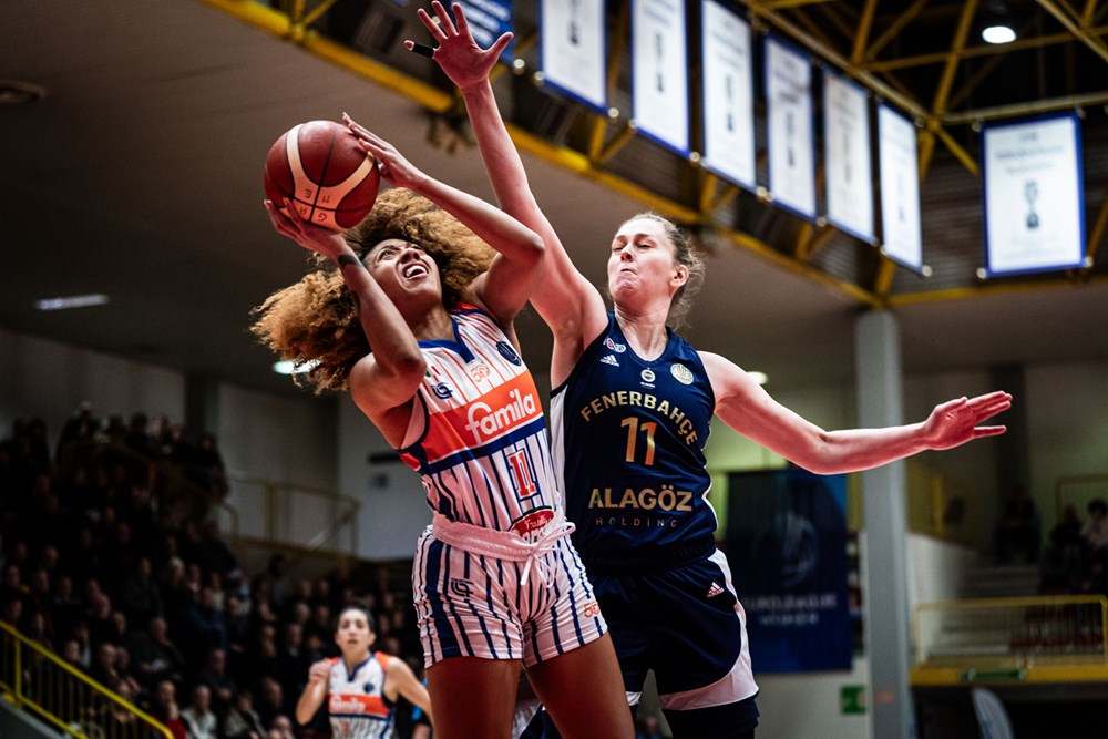 Arella Guirantes, Emma Meesseman