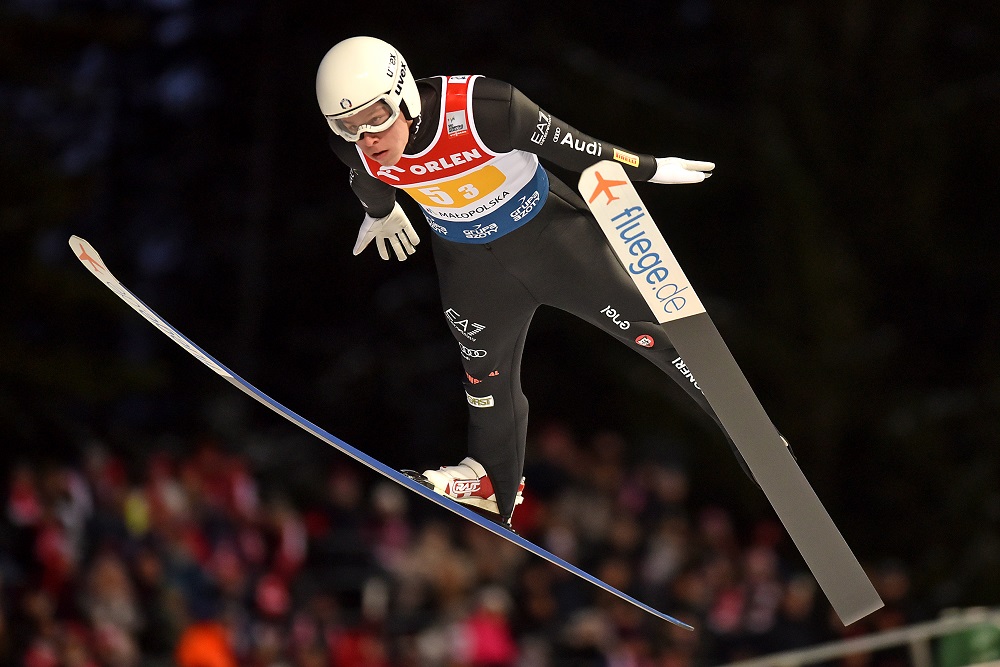 Salto con gli sci, Lanisek vince gara 1 a Ruka e allunga nella generale. Due azzurri in top20!